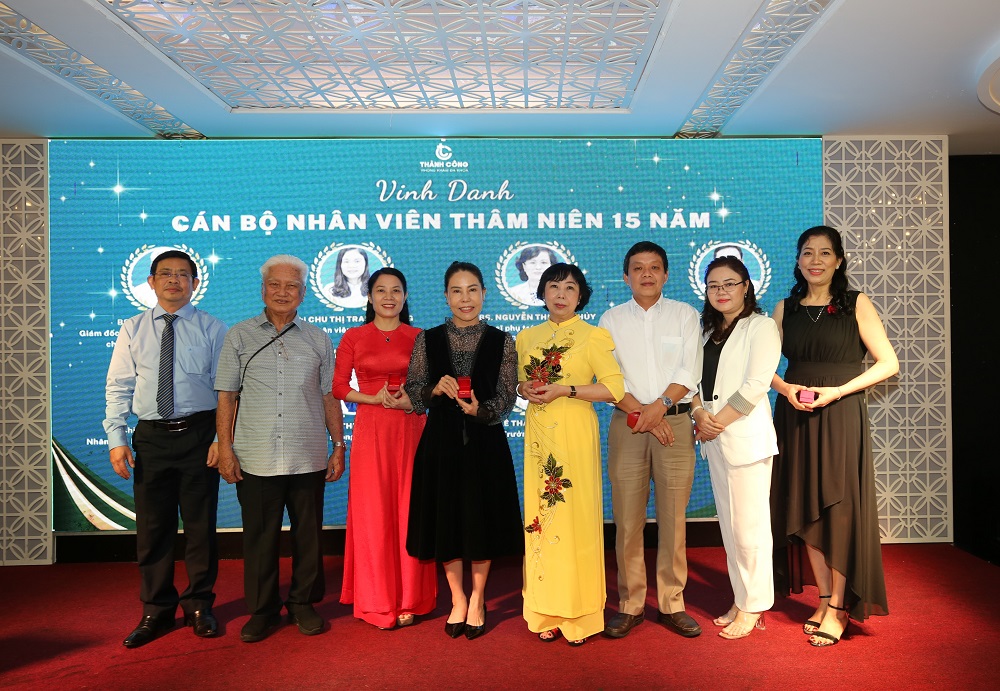 Vinh danh 15 n─Гm